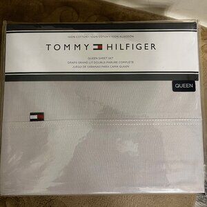Tommy Hilfiger 100% Cotton Queen Sheet Set in Gray (New in Package)